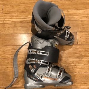 Nordica Women’s Ski Boots 🎿